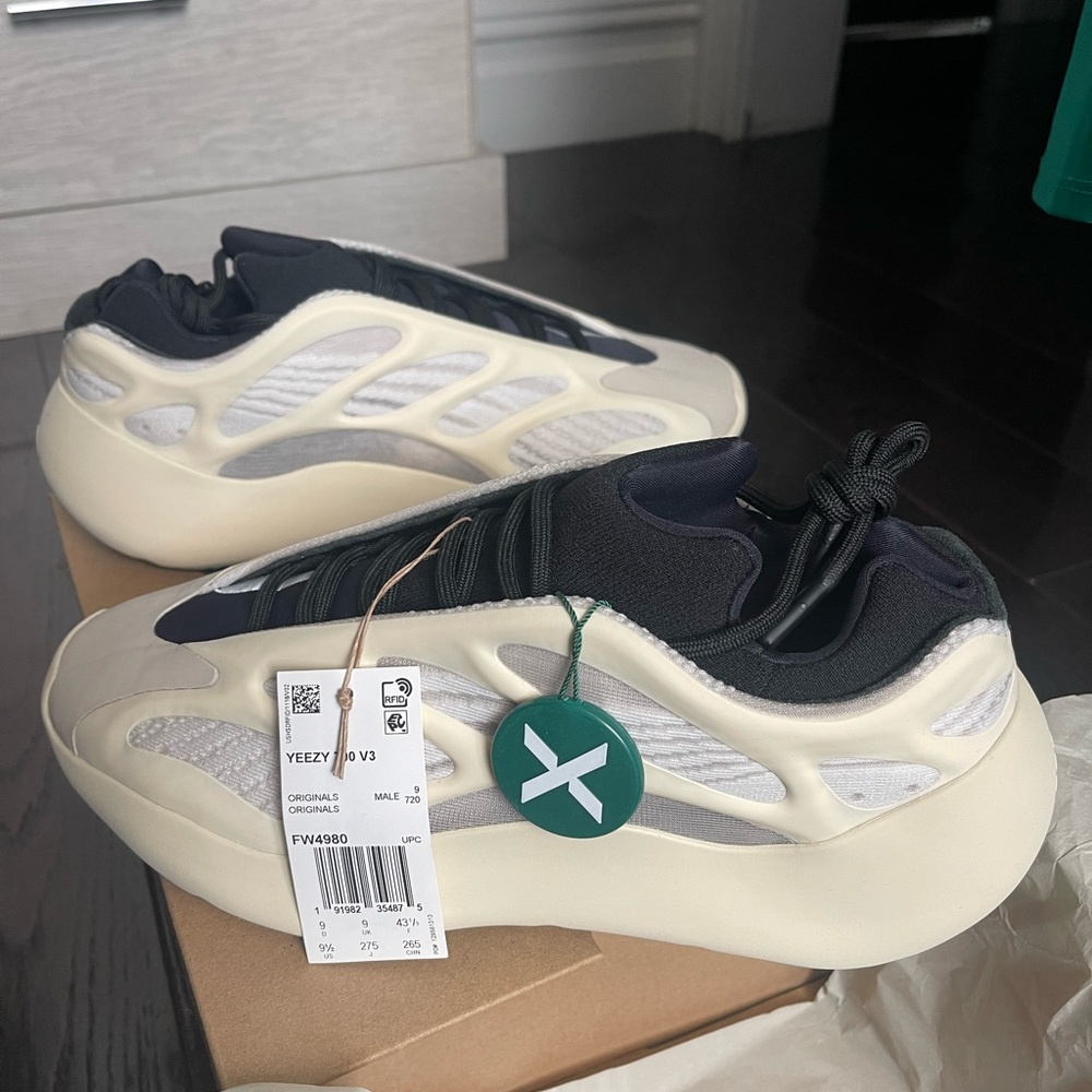 Yeezy 700 V3 Azael